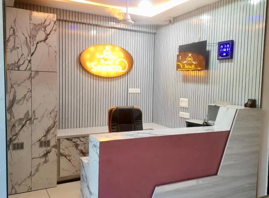 Hotel Season Ahmedabad Extérieur photo