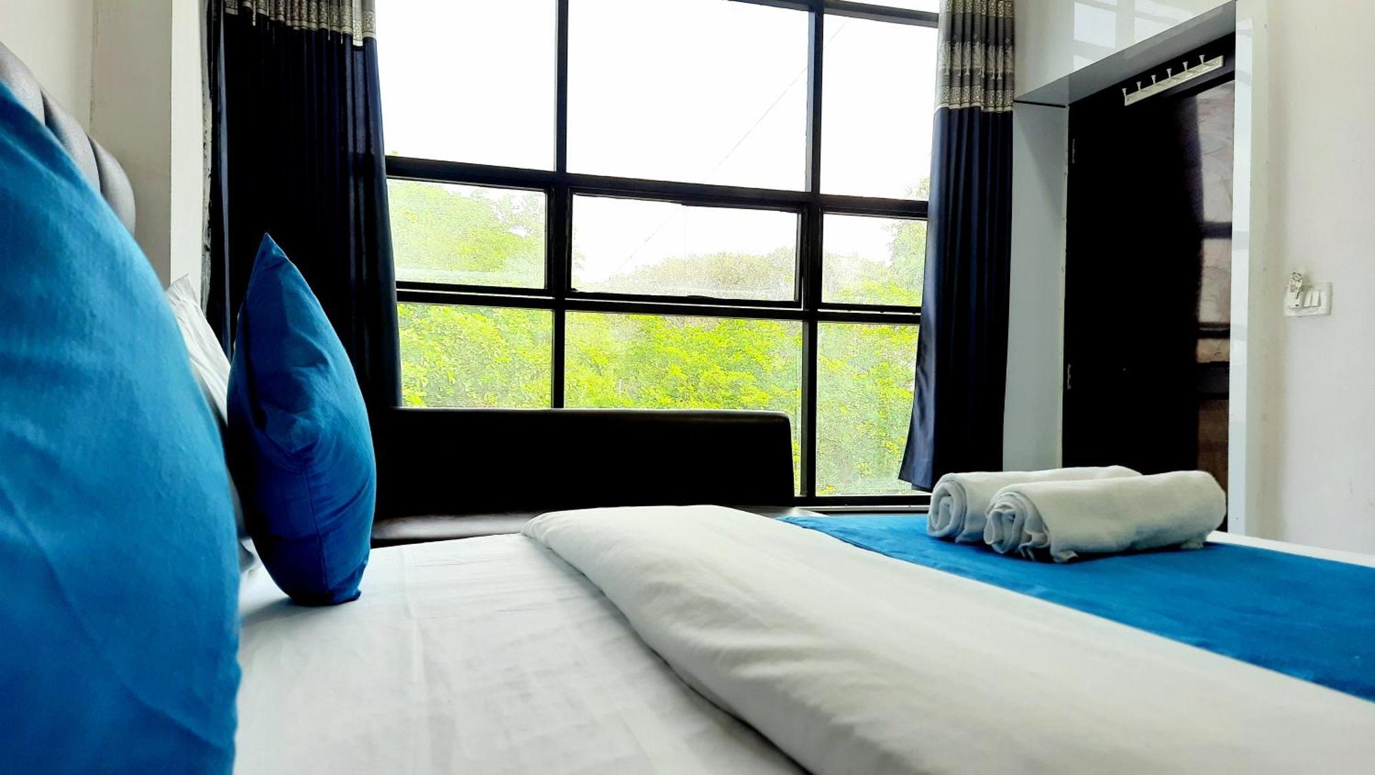 Hotel Season Ahmedabad Extérieur photo